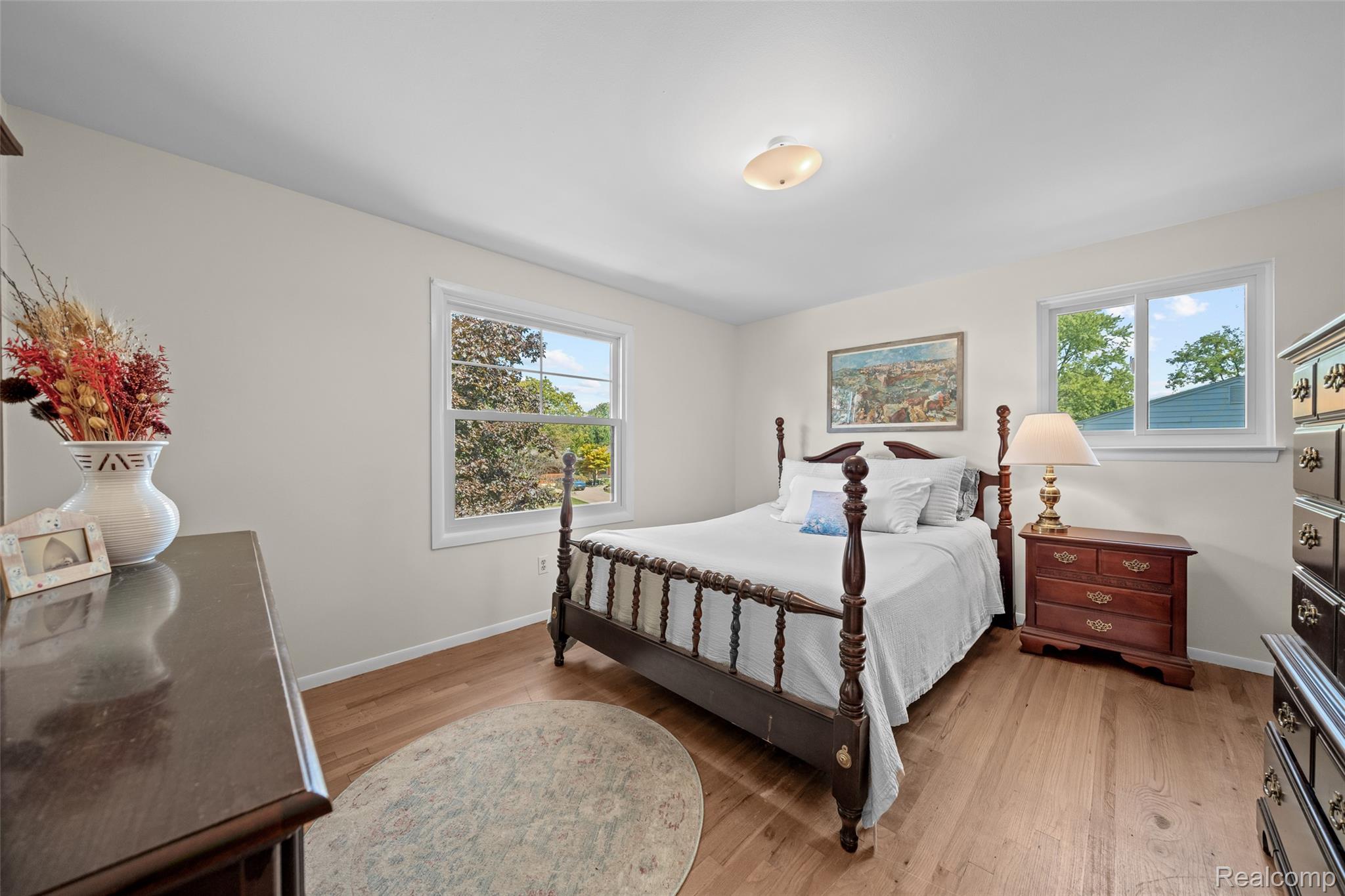 Beverly Hills Village, Michigan 48025, United States, 5 Bedrooms Bedrooms, ,3 BathroomsBathrooms,Residential,Active,206691