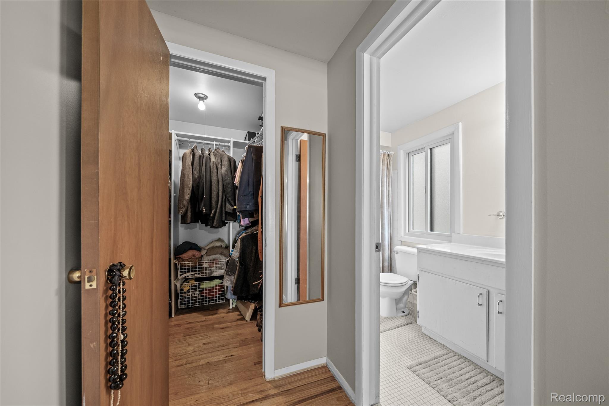 Beverly Hills Village, Michigan 48025, United States, 5 Bedrooms Bedrooms, ,3 BathroomsBathrooms,Residential,Active,206691