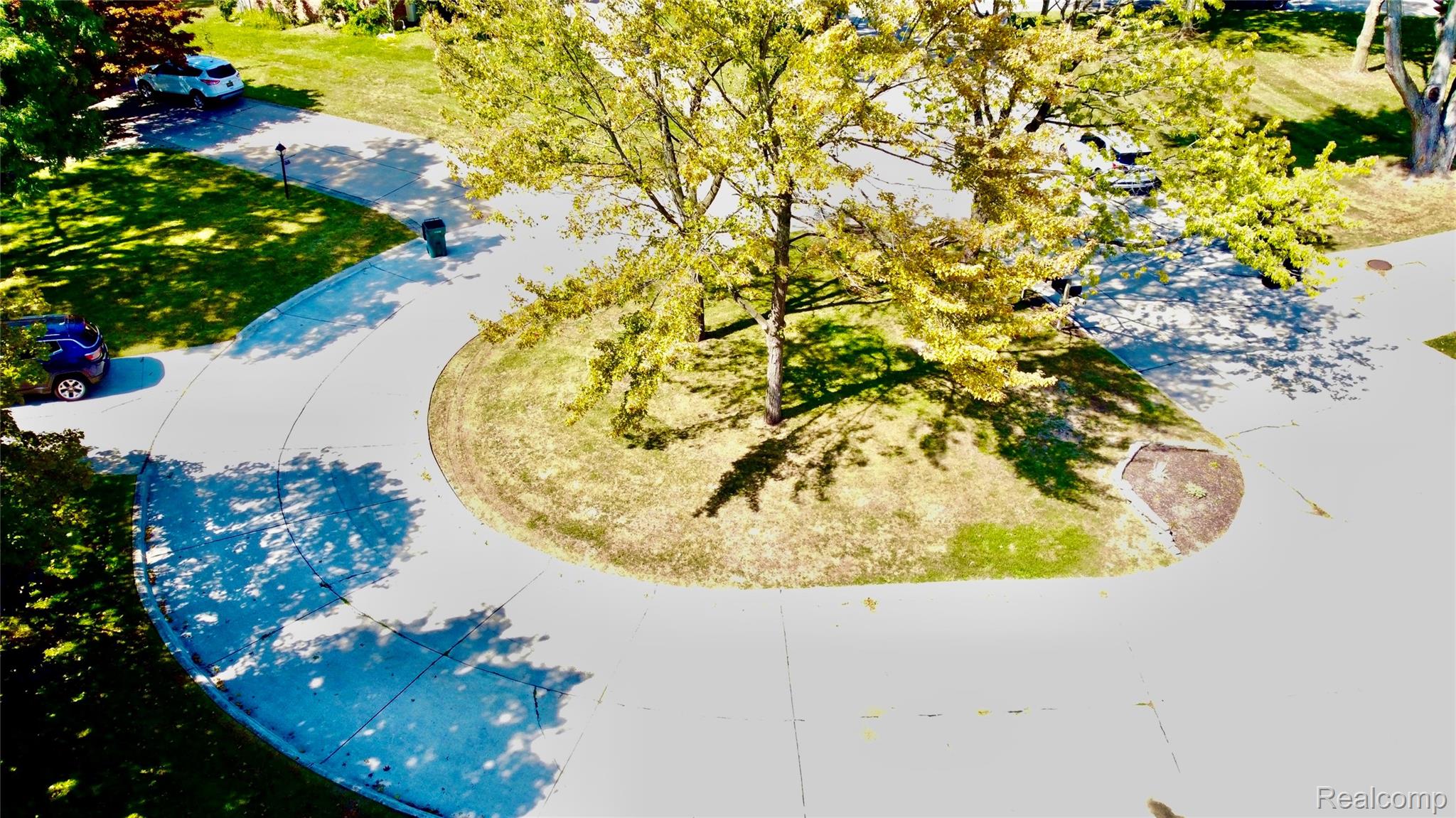 Beverly Hills Village, Michigan 48025, United States, 5 Bedrooms Bedrooms, ,3 BathroomsBathrooms,Residential,Active,206691