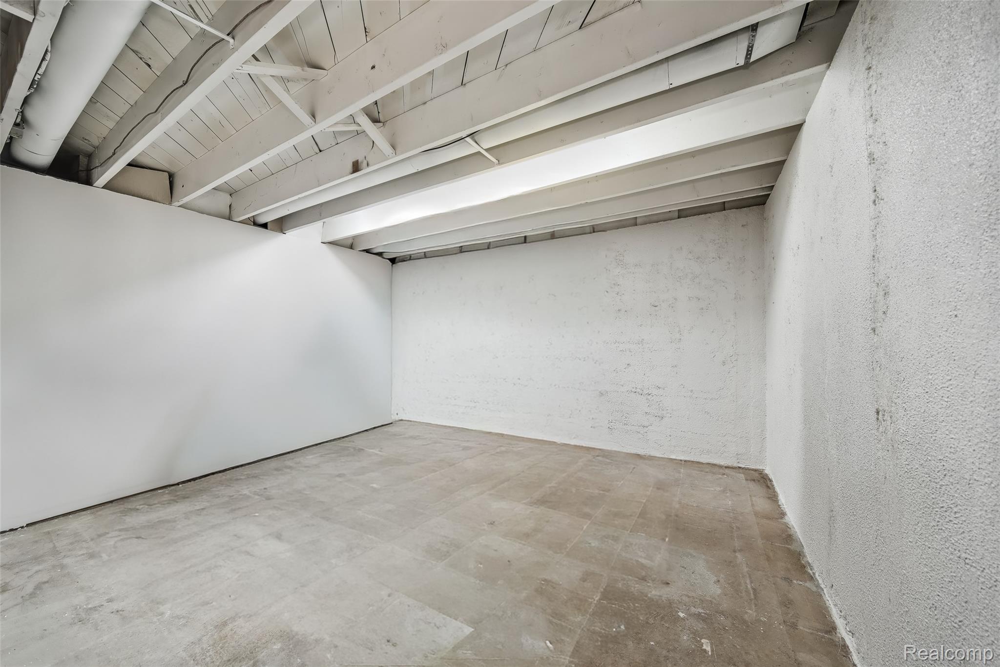 Beverly Hills Village, Michigan 48025, United States, 5 Bedrooms Bedrooms, ,3 BathroomsBathrooms,Residential,Active,206691