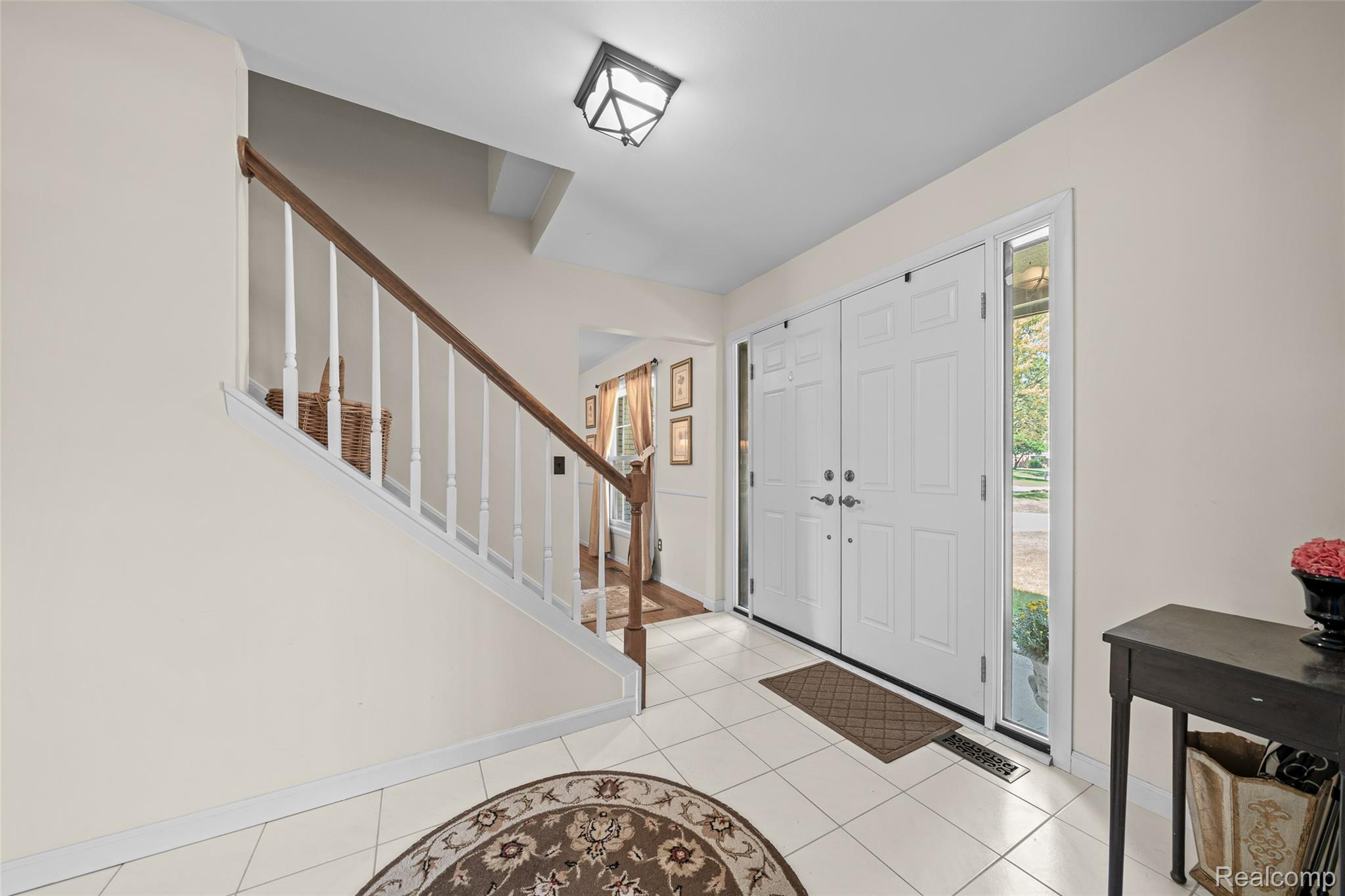 Beverly Hills Village, Michigan 48025, United States, 5 Bedrooms Bedrooms, ,3 BathroomsBathrooms,Residential,Active,206691