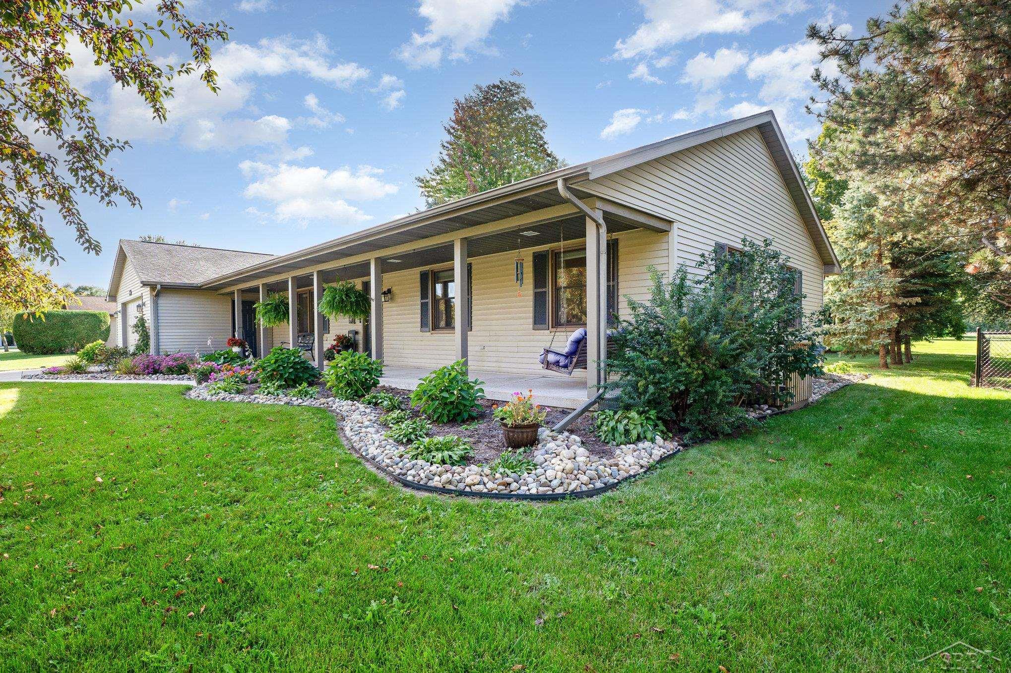 Saginaw Charter Township, Michigan 48603, United States, 5 Bedrooms Bedrooms, ,3 BathroomsBathrooms,Residential,Active,223517