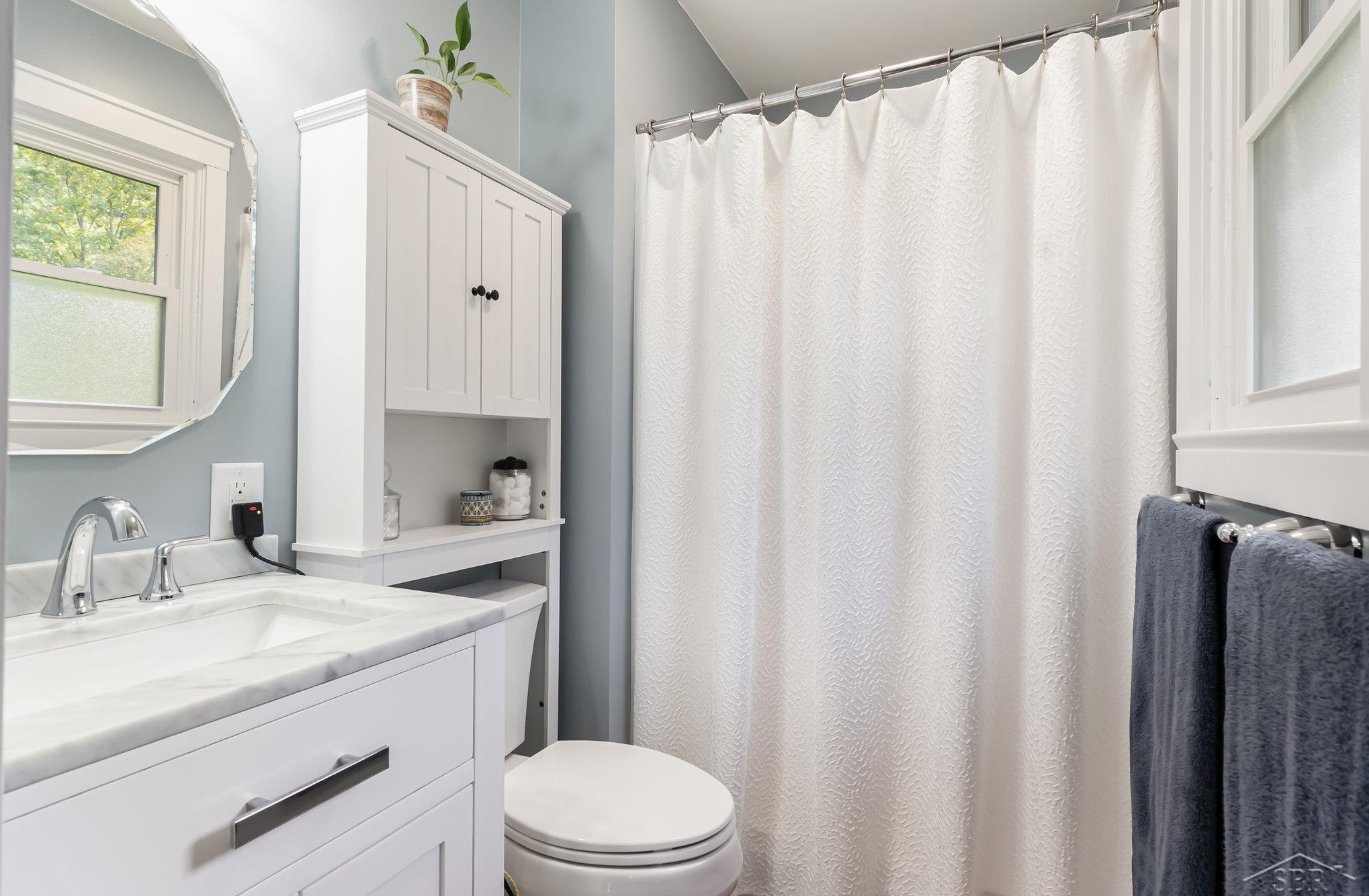 Saginaw Charter Township, Michigan 48603, United States, 5 Bedrooms Bedrooms, ,3 BathroomsBathrooms,Residential,Active,223517