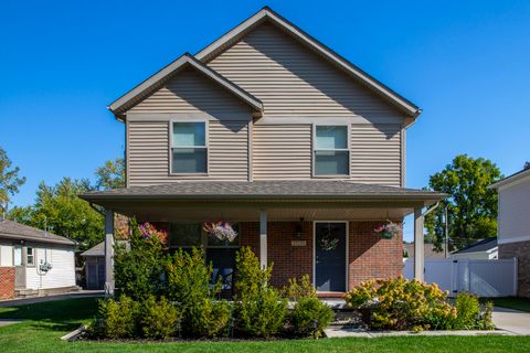 Photo of 23233 Lakewood Street, Clinton Charter Township, MI 48035 (MLS # 81025051364)