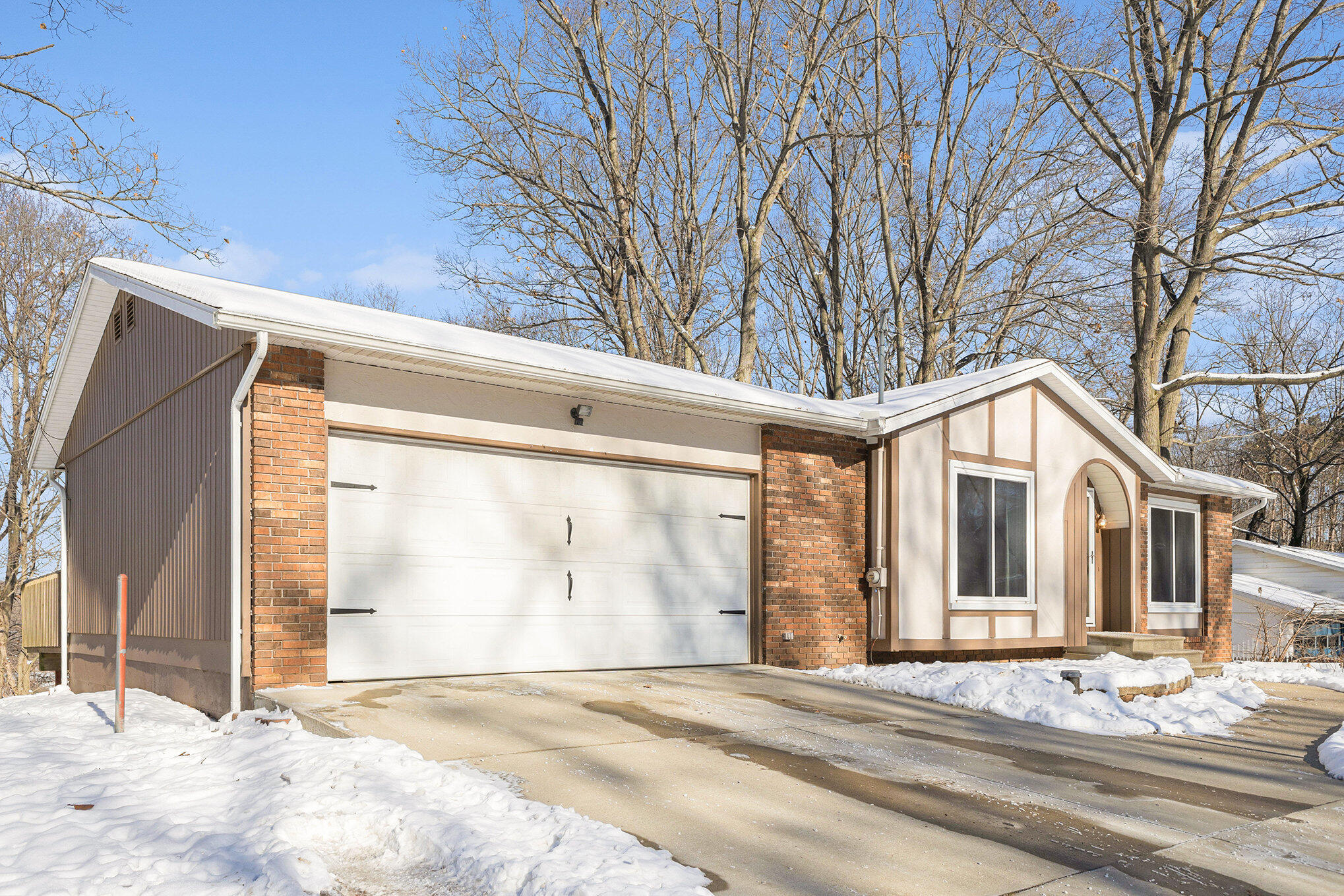 4986 Farwell Lake Road