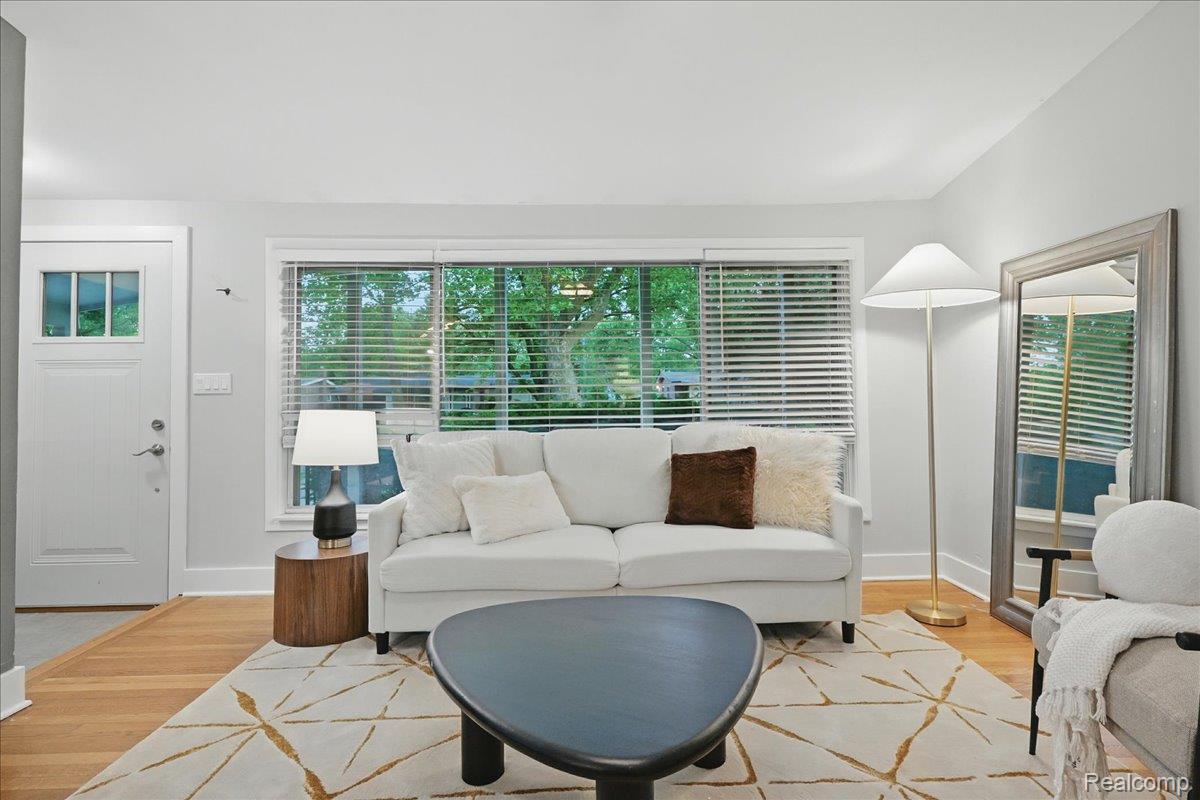 Oak Park City, Michigan 48237, United States, 3 Bedrooms Bedrooms, ,1 BathroomBathrooms,Residential,Pending,151996