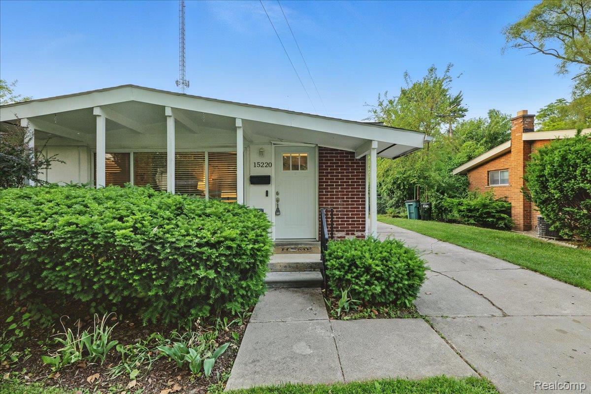 Oak Park City, Michigan 48237, United States, 3 Bedrooms Bedrooms, ,1 BathroomBathrooms,Residential,Pending,151996