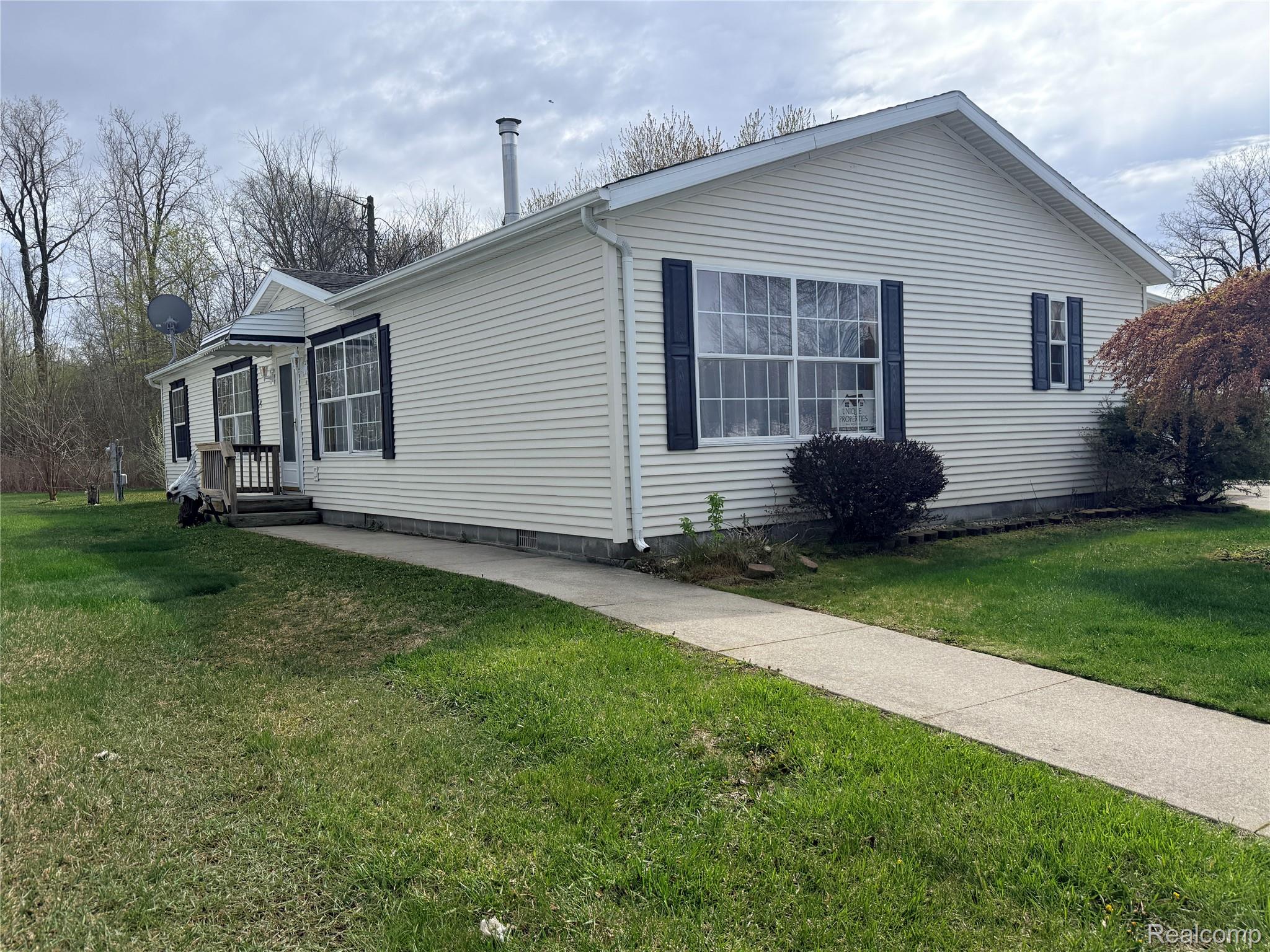 3211 Keewahdin Road 139