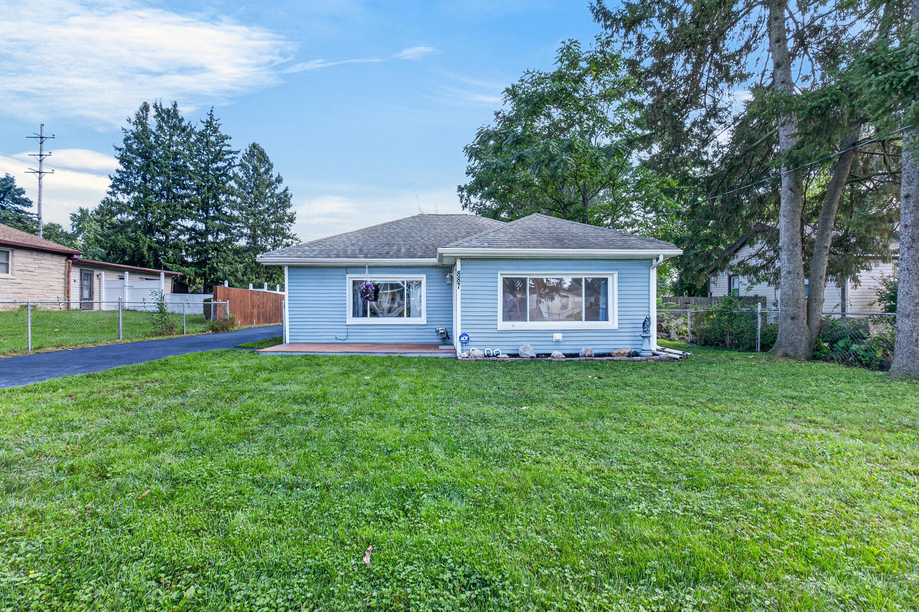 887 Bryant Avenue