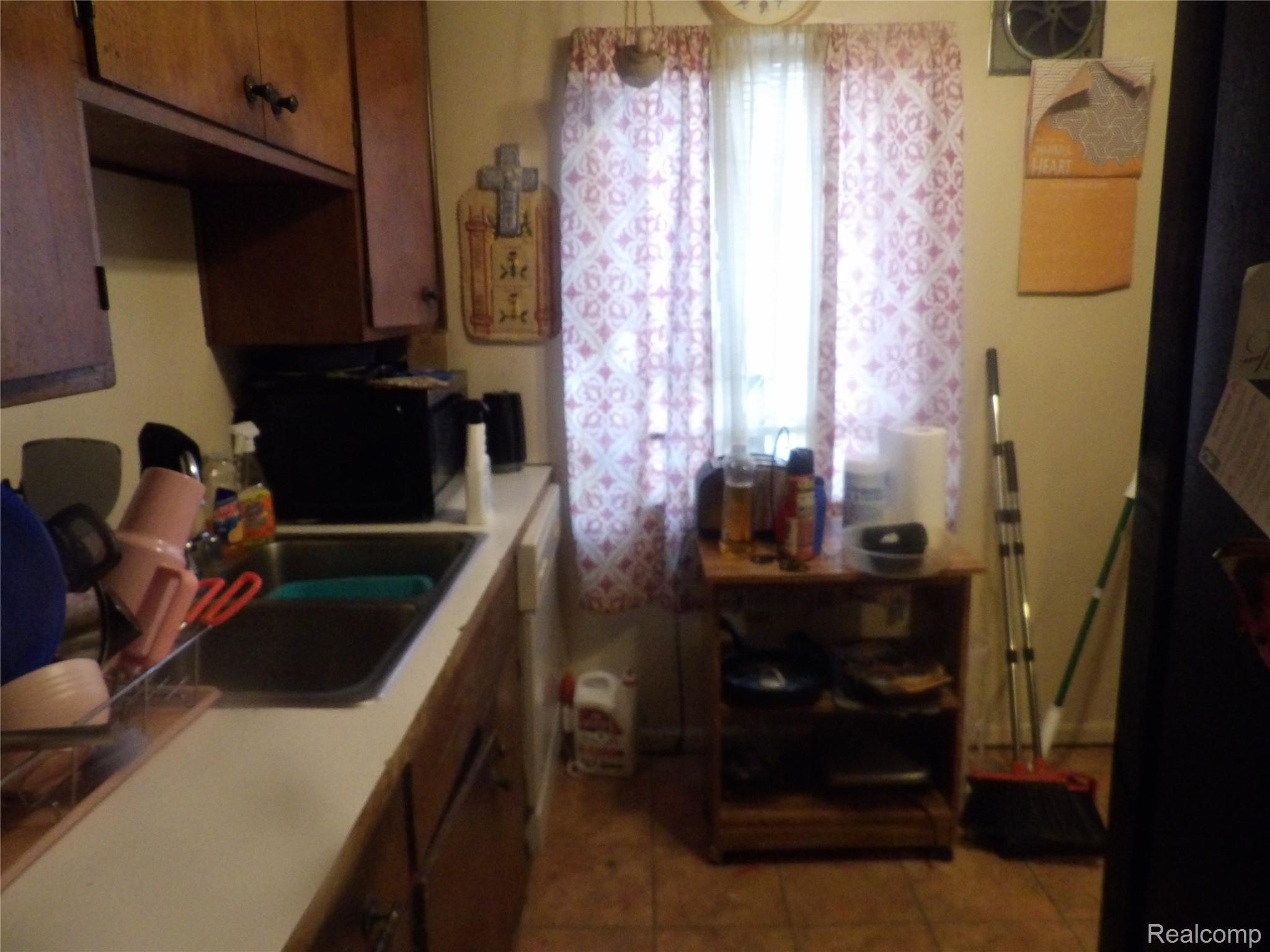 10945 Peerless Street