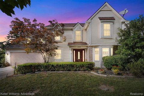 1249 Glenwood Court Walled Lake City MI 48390