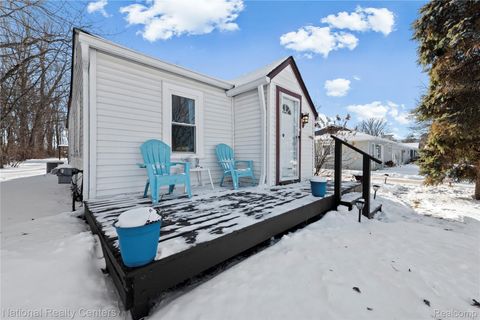 37205 Bendix Street Wayne City MI 48184