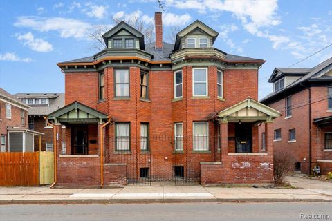 7950 E Lafayette Street Detroit City MI 48214