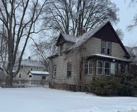 703 N Bond Street Saginaw City MI 48602