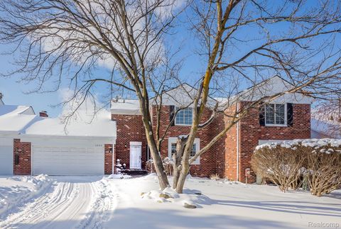 1524 Georgetown Drive 32 Bloomfield Hills City MI 48304