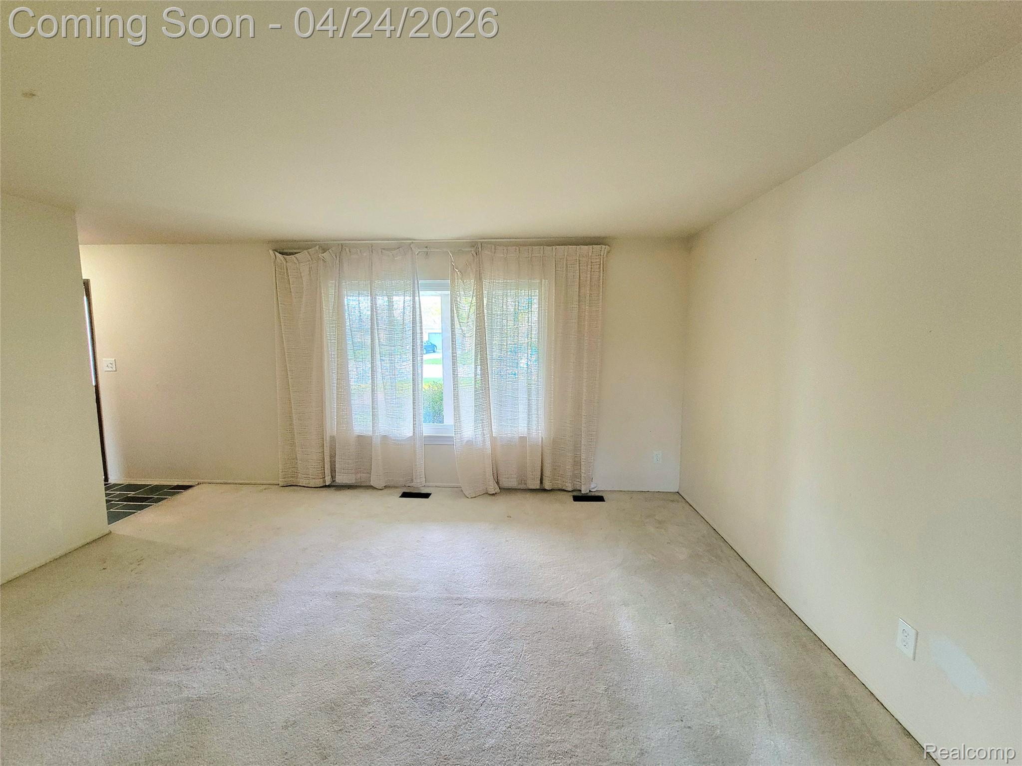 3458 Common Road