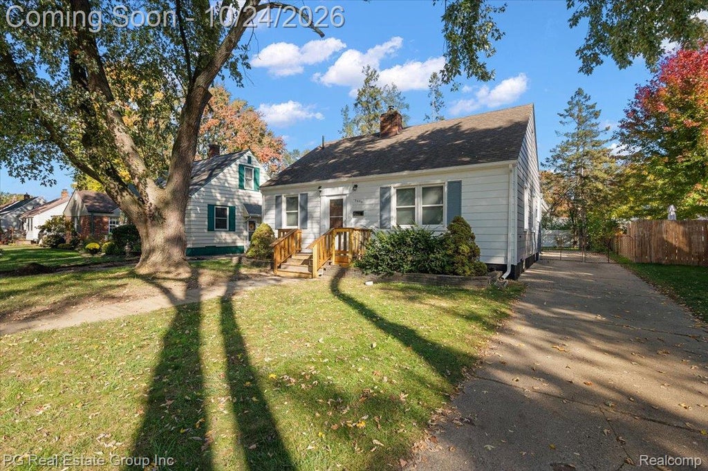 Photo of 2400 Cummings Avenue, Berkley City, MI 48072 (MLS # 20261086021)