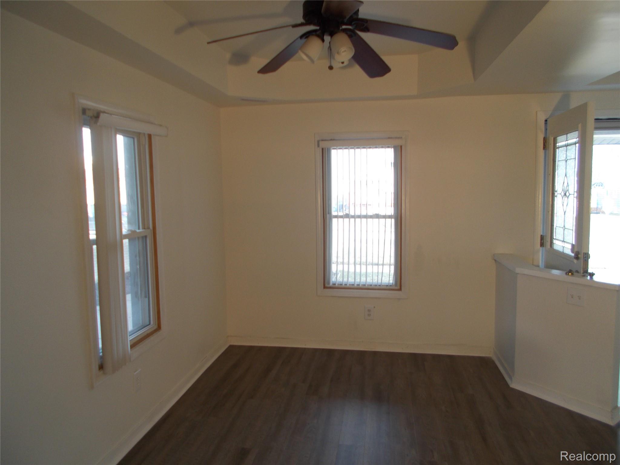 3341 Buckingham Avenue Avenue