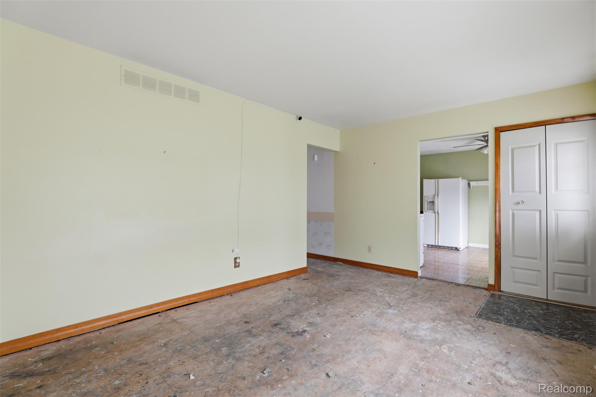 1260 S John Hix Street