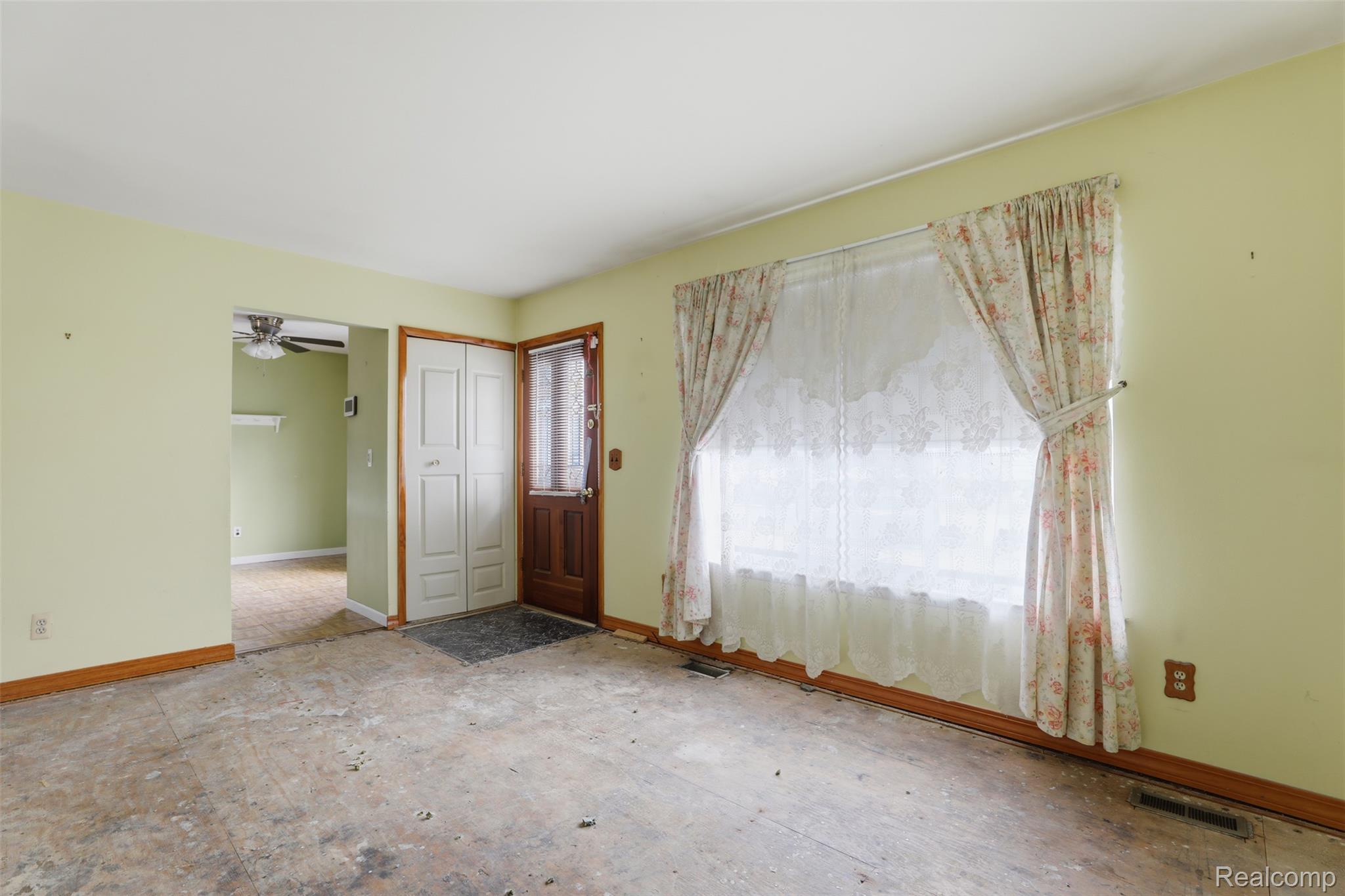 1260 S John Hix Street