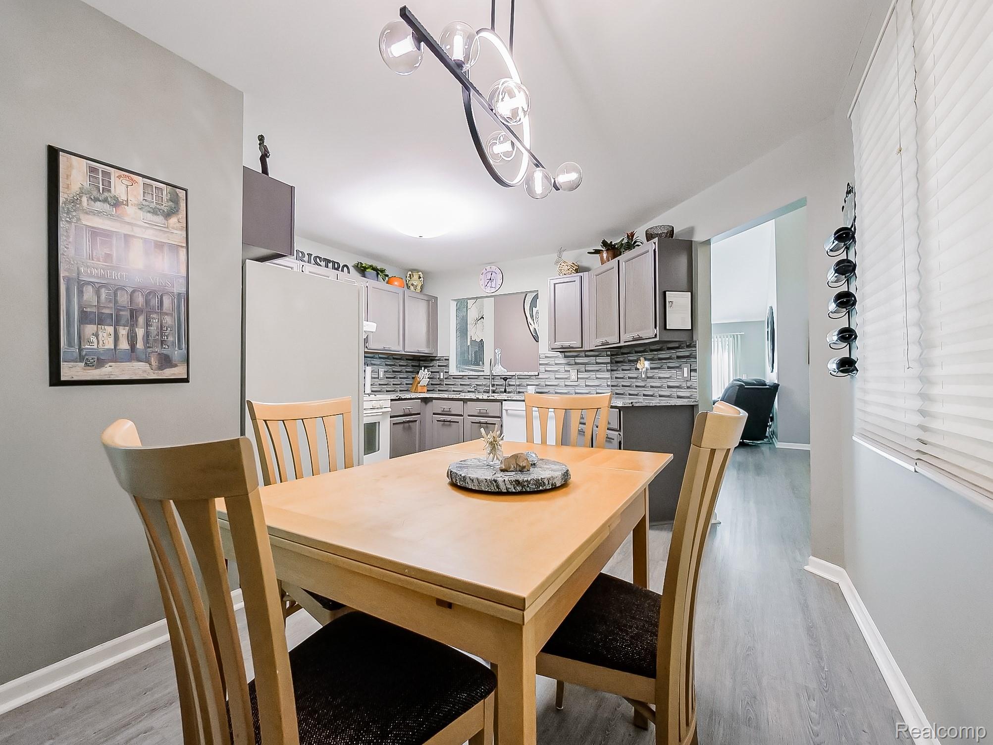 2591 Maple Forest Court 1