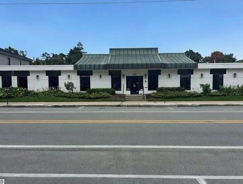 522 E Front Traverse City City MI 49686