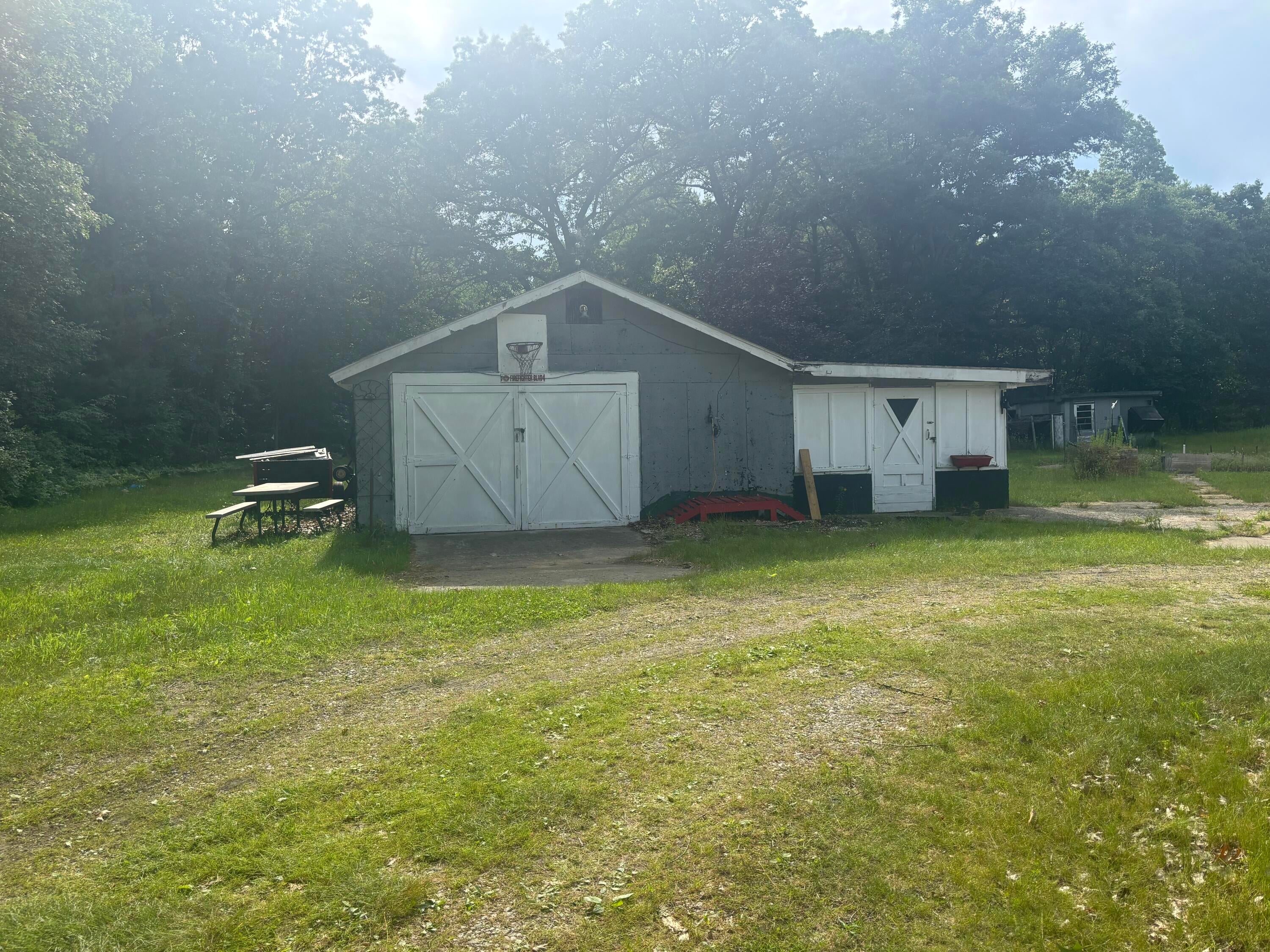 1473 Chatterson Road