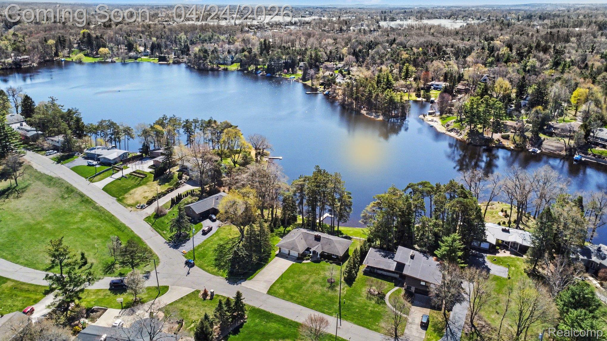 1085 Abseguami Trail