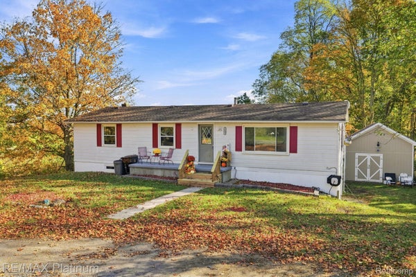 1643 COUNTY FARM RD, HOWELL, MI 48843 - Image ffdafa810c2a84e0f759b7c52a5082fd/3312098135
