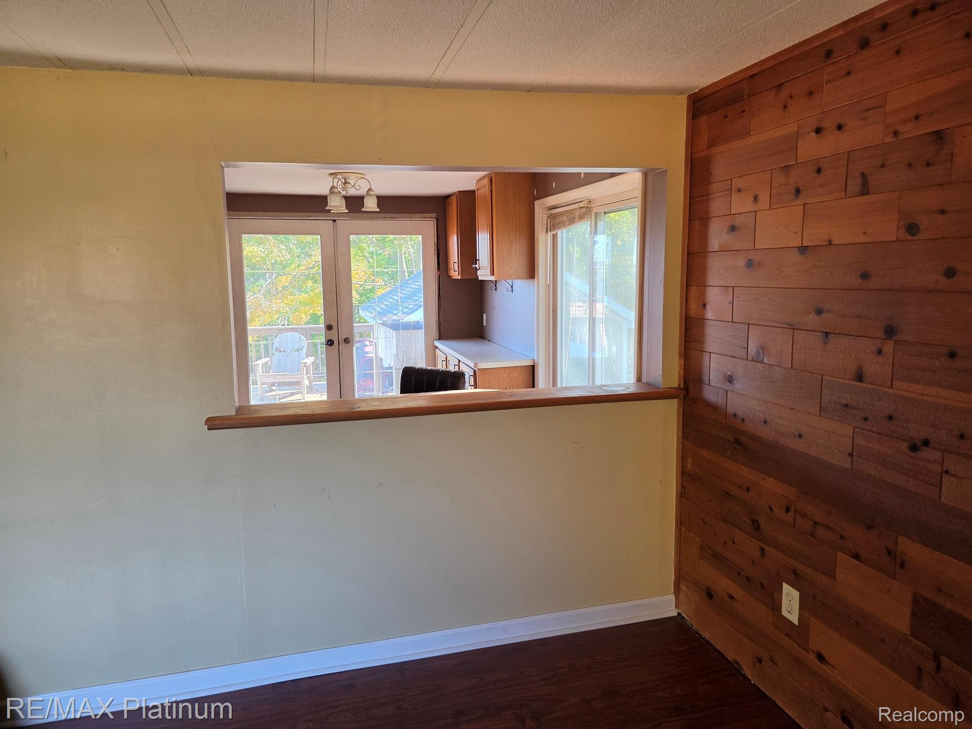 1643 County Farm Road