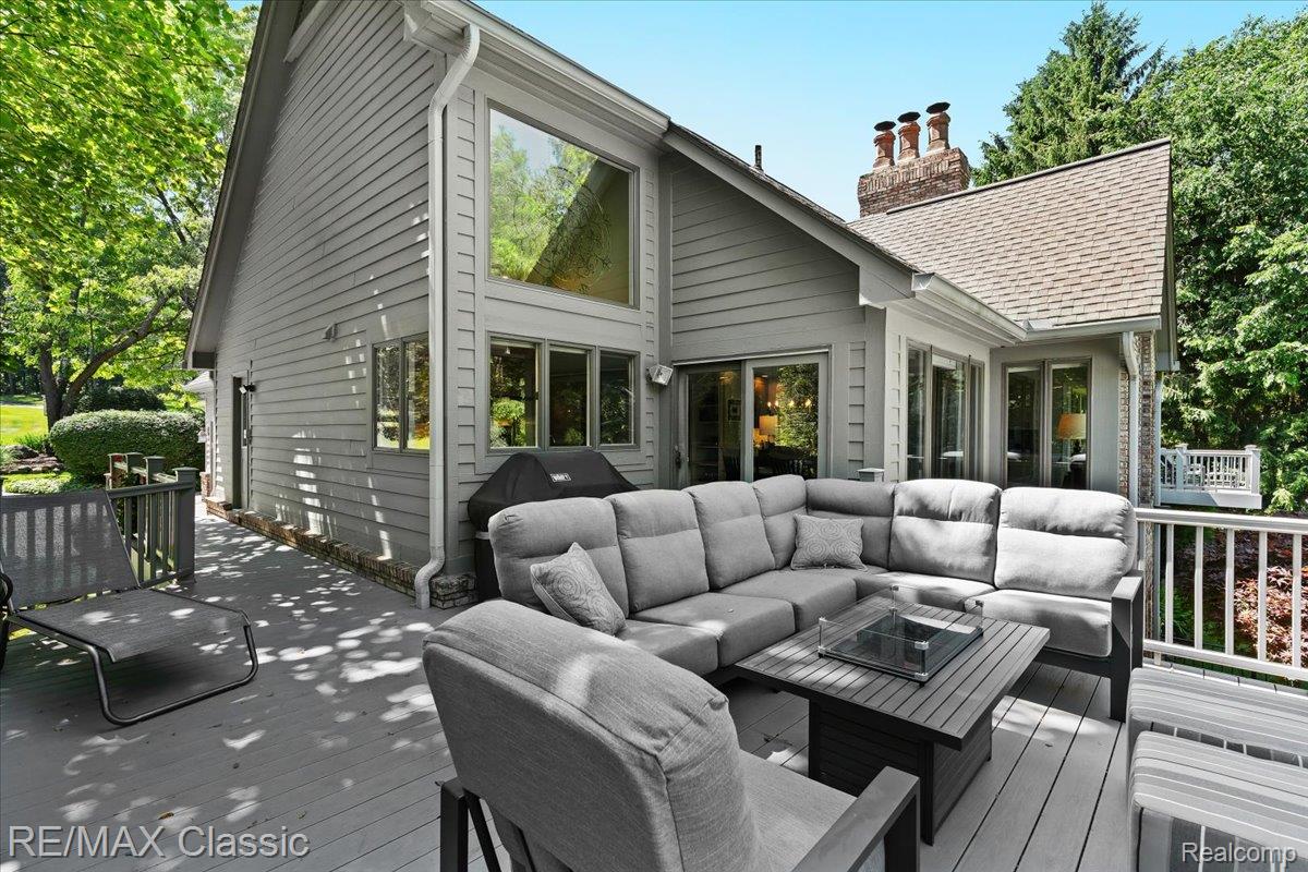 1245 Oak Hollow Drive