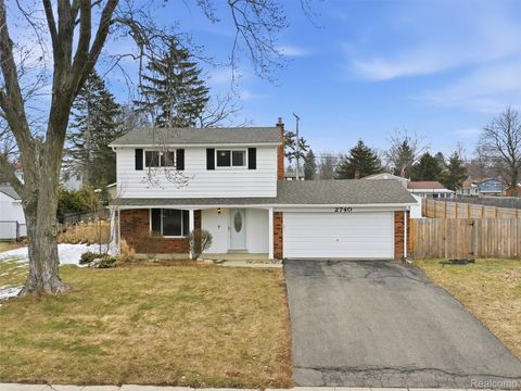 2740 Caterham Drive Waterford Charter Township MI 48329