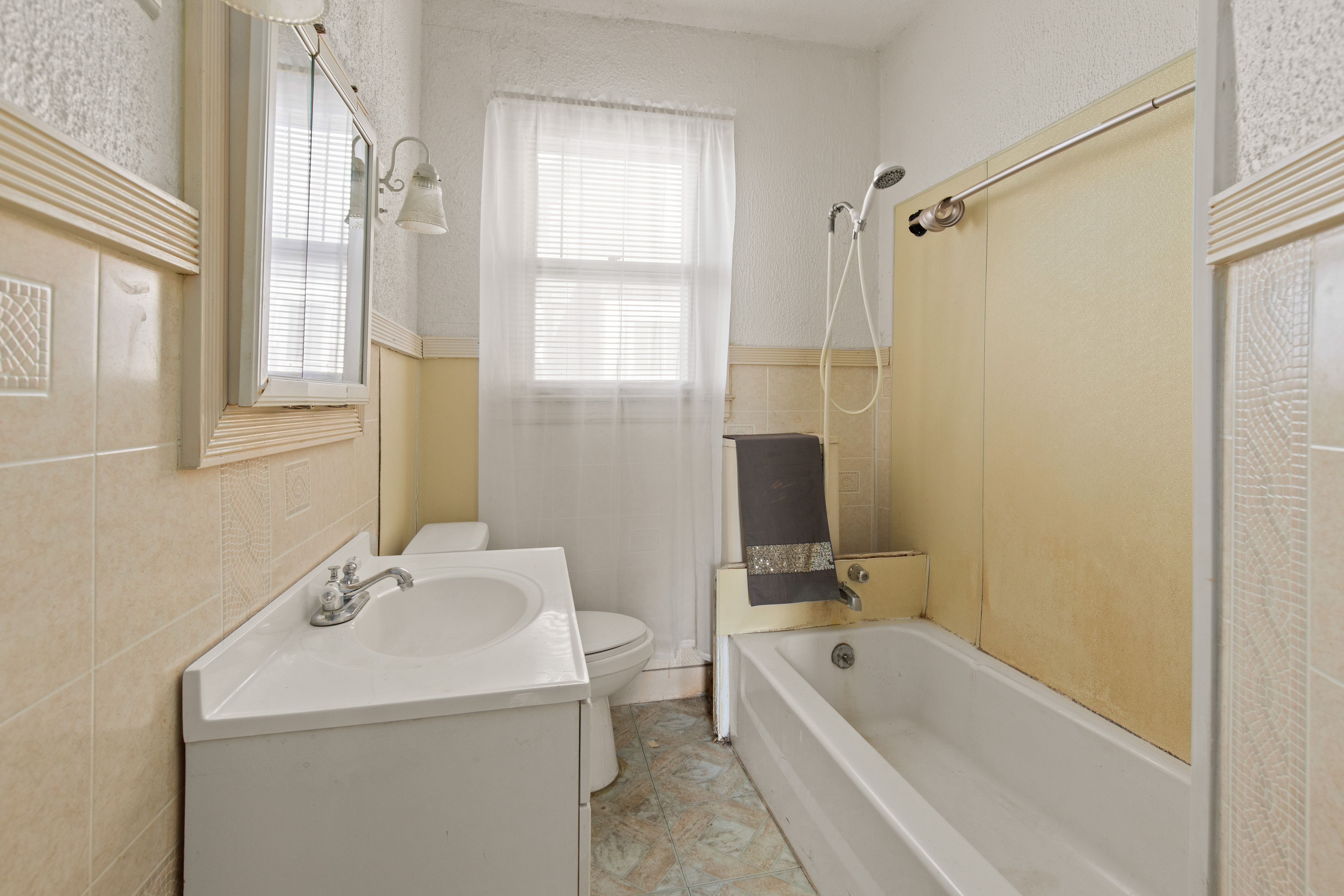 Detroit City Wayne, Michigan 48208, United States, 7 Bedrooms Bedrooms, ,4 BathroomsBathrooms,Residential,Active,106634