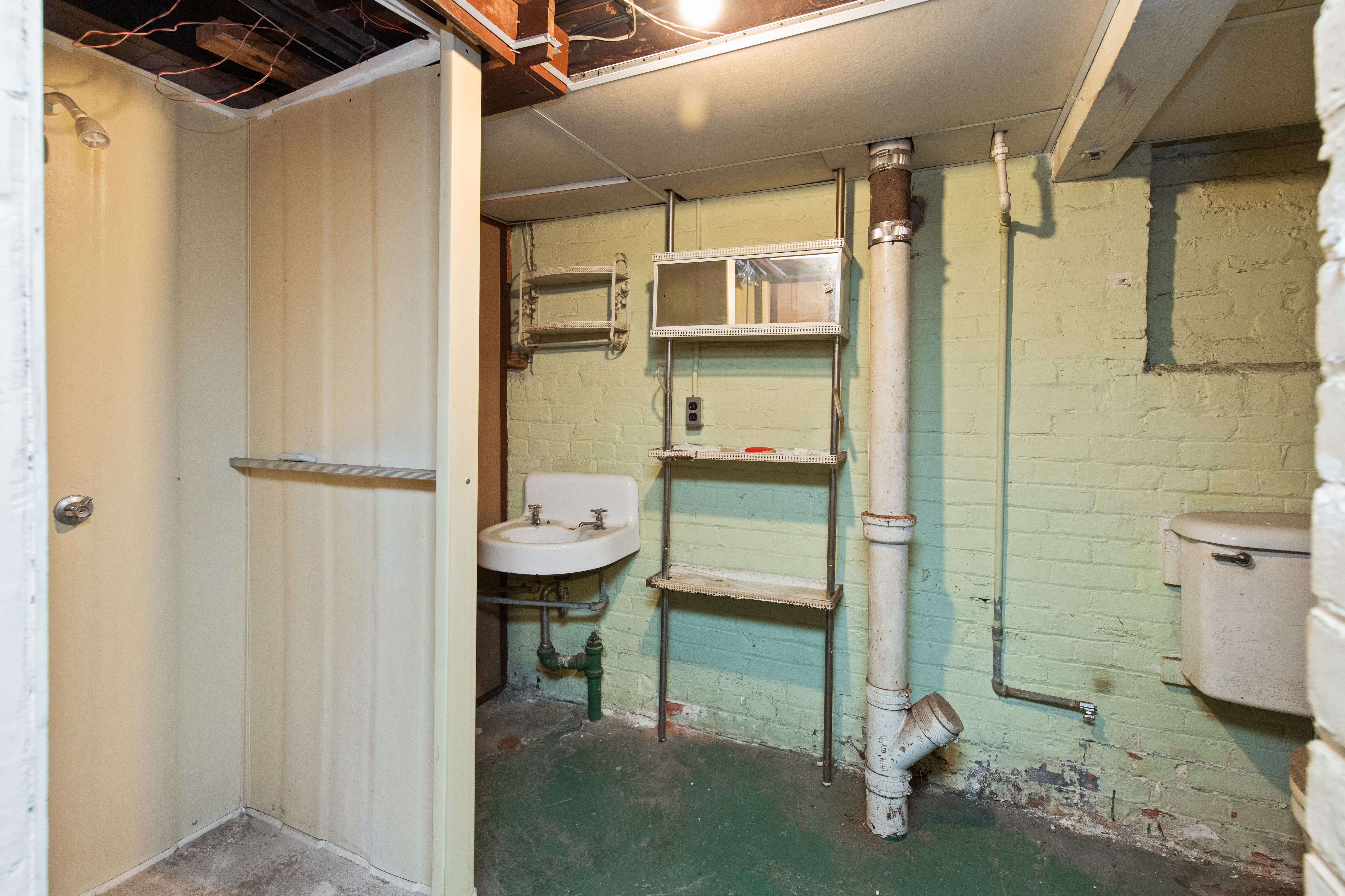 Detroit City Wayne, Michigan 48208, United States, 7 Bedrooms Bedrooms, ,4 BathroomsBathrooms,Residential,Active,106634