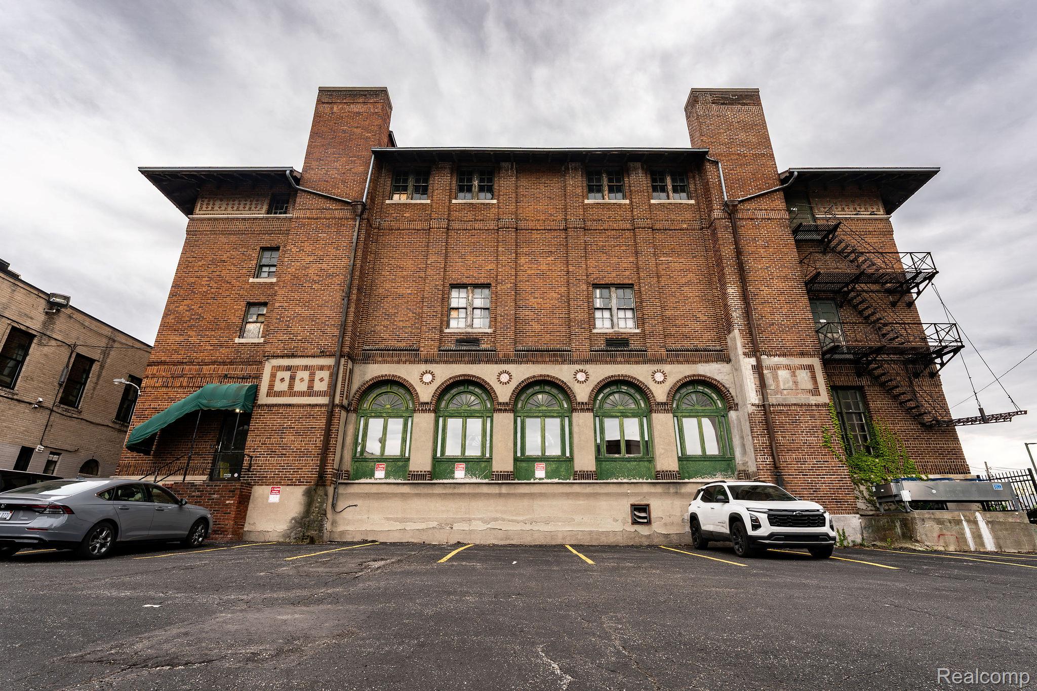 142 W 2nd Street