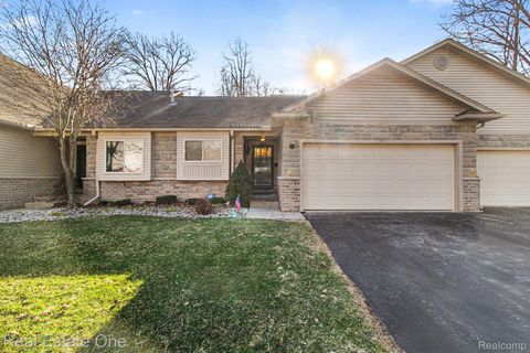17504 Christina Drive 193 Huron Charter Township MI 48164