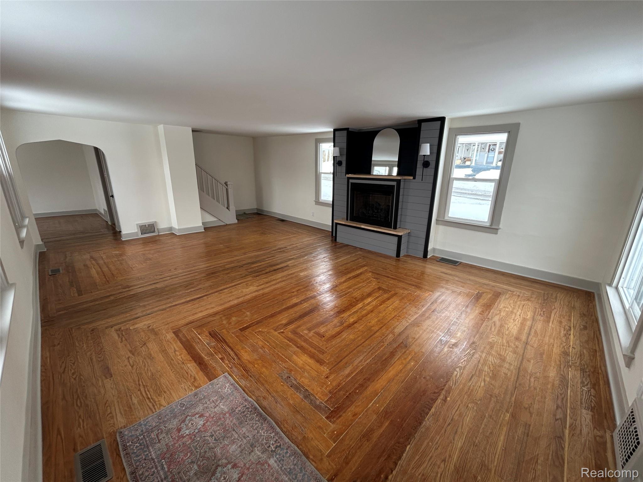 147 N Broadway Street