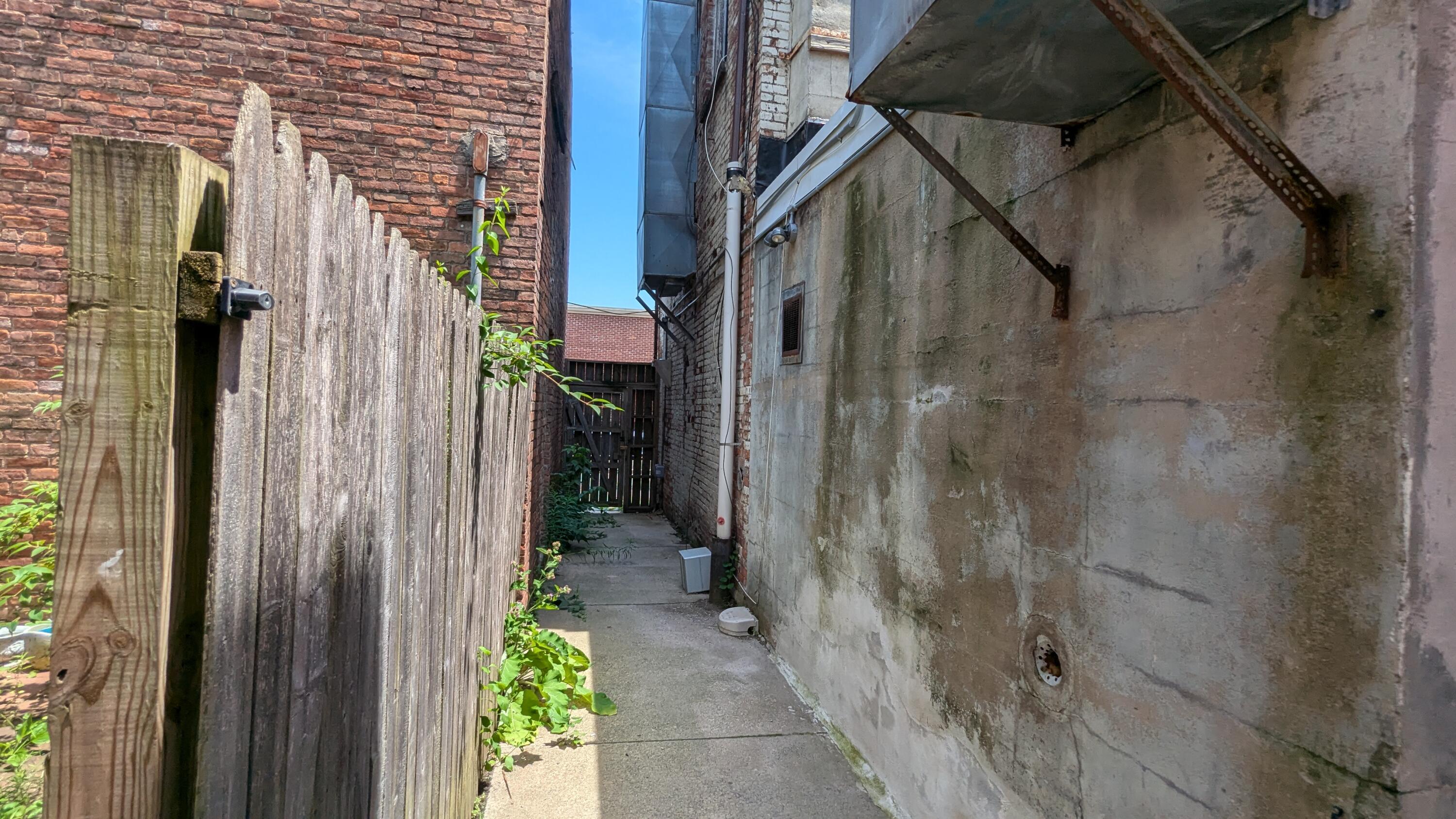 Troy, New York 12180, United States, ,Residential,Active,183301