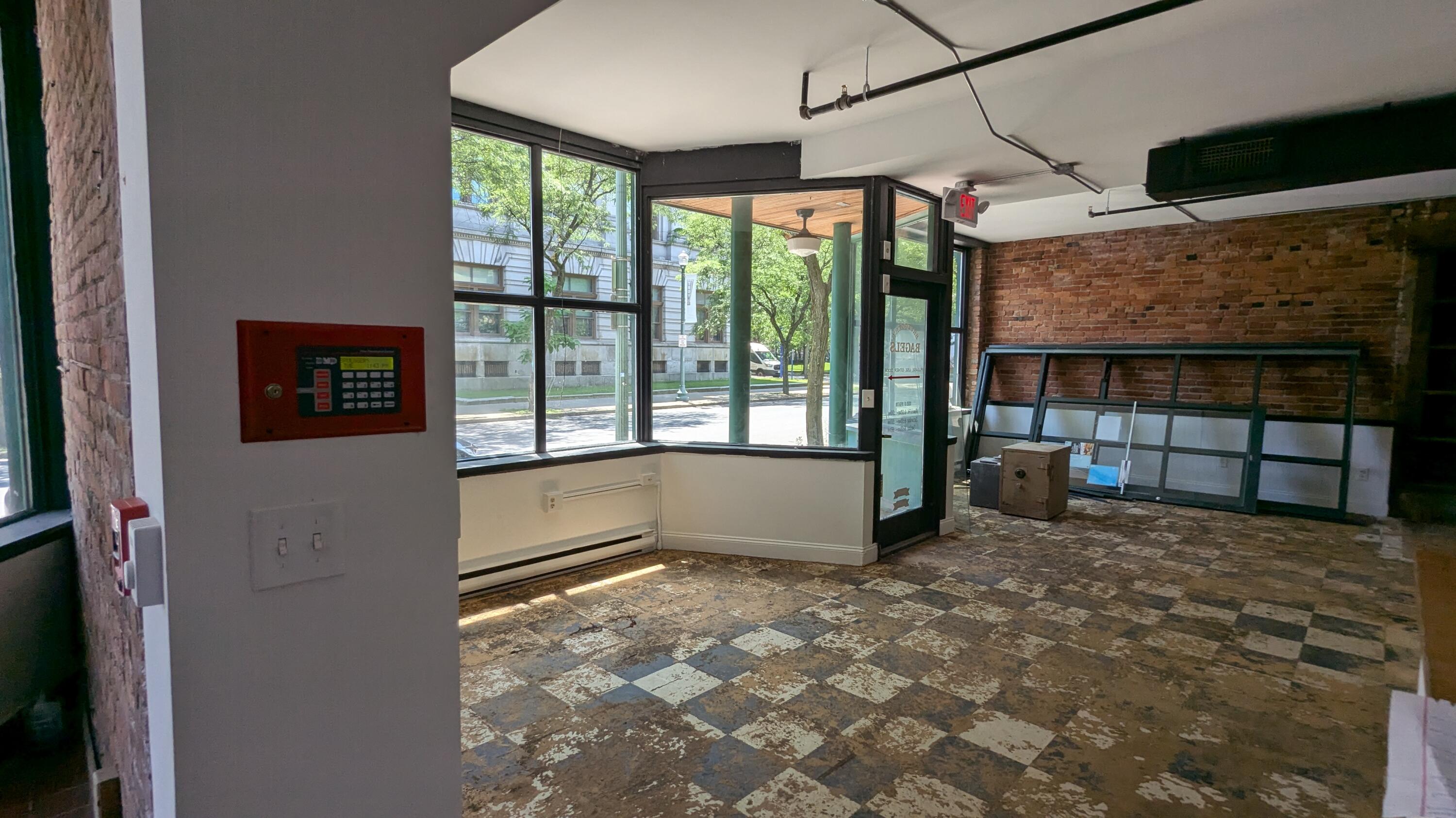 Troy, New York 12180, United States, ,Residential,Active,183301