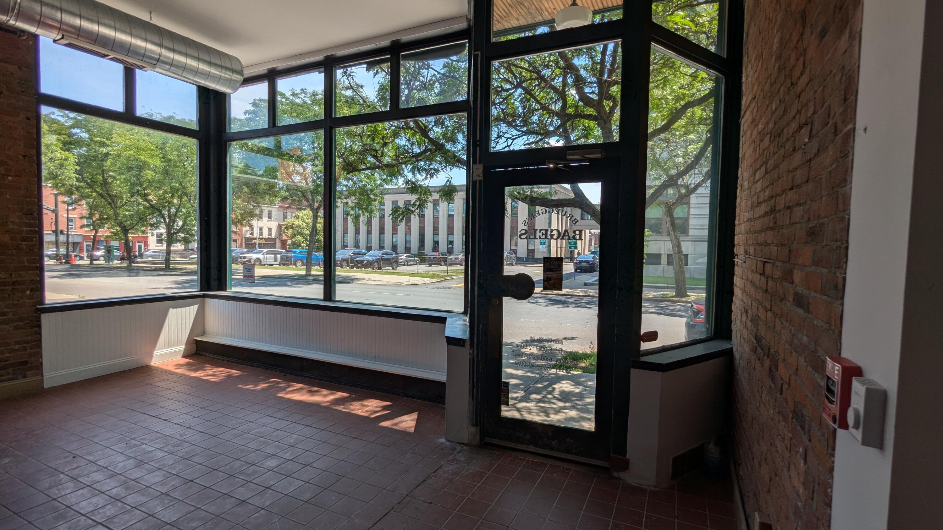 Troy, New York 12180, United States, ,Residential,Active,183301