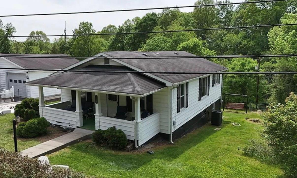 Photo 1 of 33 — Gatewood Rd, Fayetteville, WV 25840