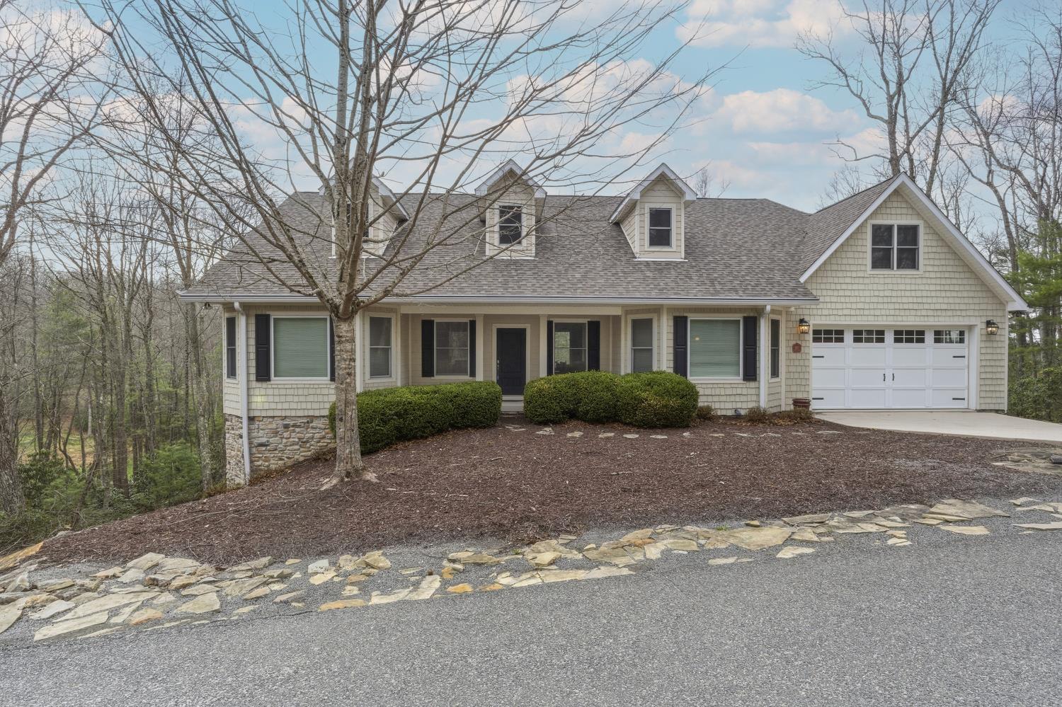 Photo 1 of 47 — Henry Pl, Daniels, WV 25832