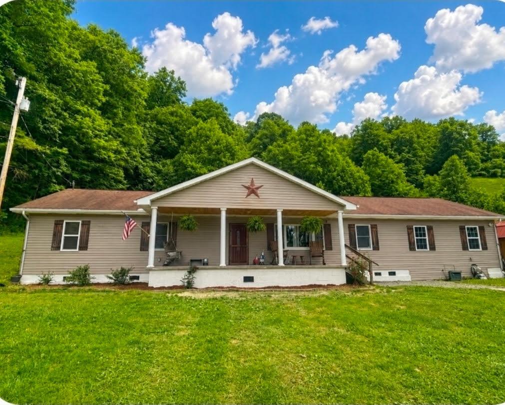 Photo 1 of 31 — WINESAP LN, Daniels, WV 25832