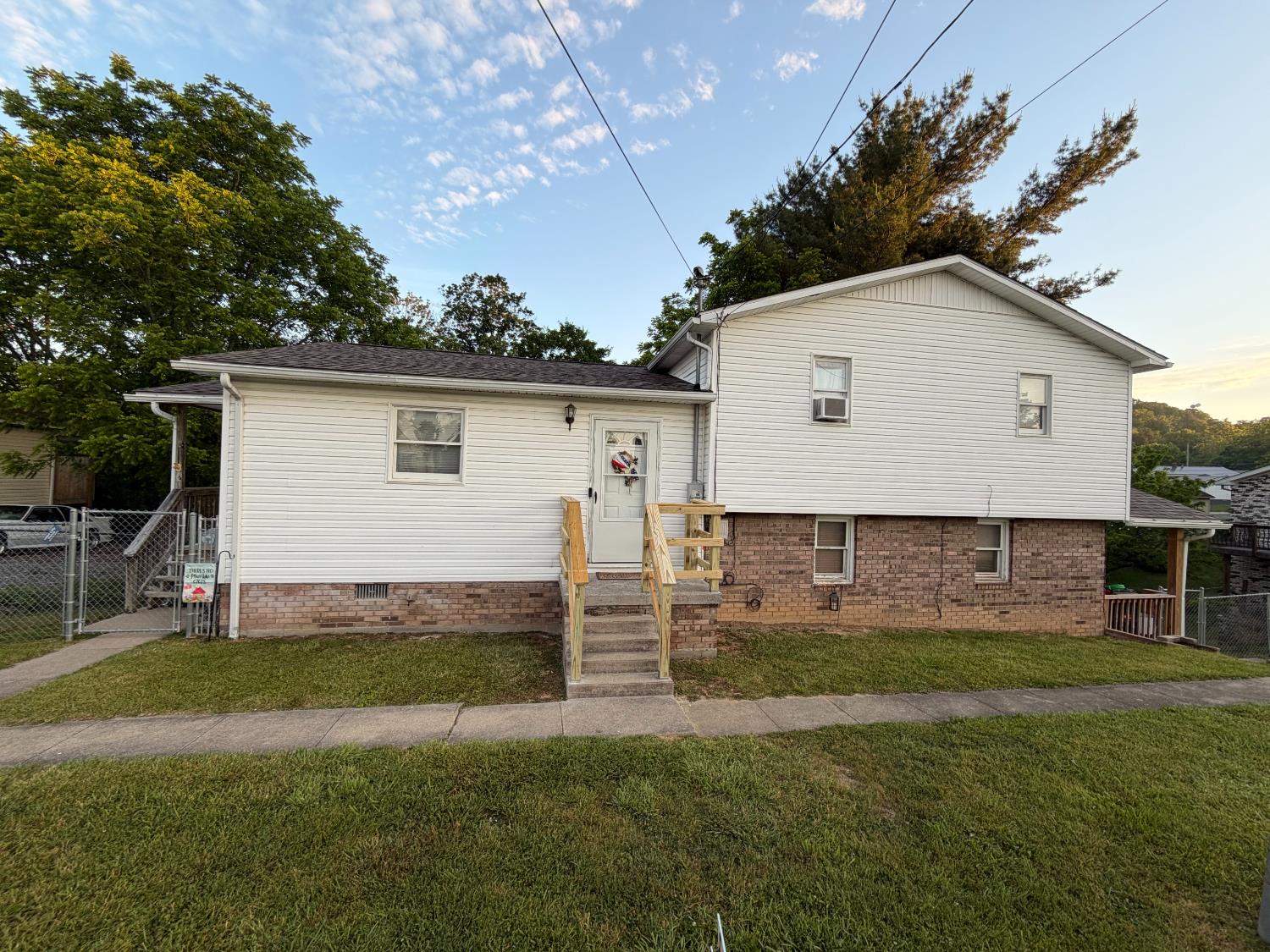 Pershing Avenue - Photo 2