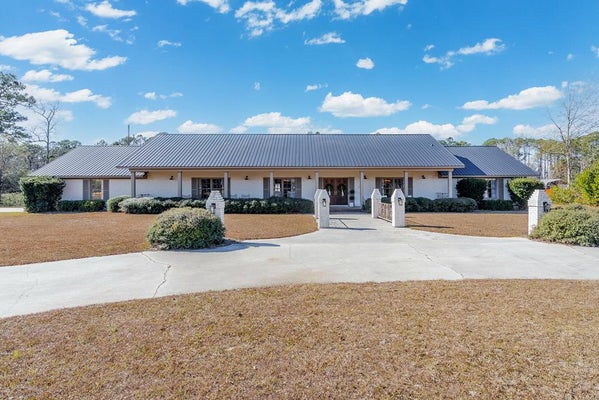 403 ROSE LN, DOUGLAS, GA 31533 - Image ecea23651dbf841b6b0c0692c90f3a00/3692079899