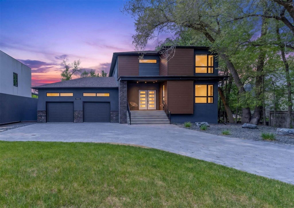 4553 ROBLIN BOULEVARD
