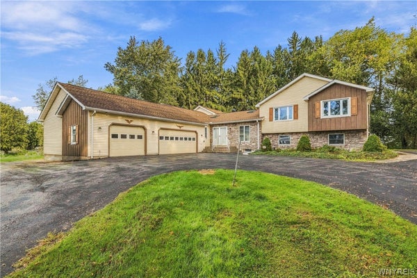 7569 FAIRVIEW DR, LOCKPORT, NY 14094 - Image 07772bb783846c3bb375d5e6283d2eb6/1482492646