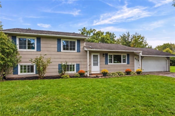 12 SPICEWOOD LN, ROCHESTER, NY 14624 - Image 1ad8a820192701b8e02c4e6a36ec6700/88279369