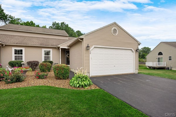 158 SLINDES WOODS CIR, NORTH SYRACUSE, NY 13212 - Image 25d8d4fe3d34ce95ce465bbdc0ff0ea4/543776720