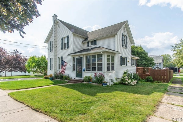 700 UNION ST, CLAYTON, NY 13624 - Image 2bfcd3e6adf74e87c3fcd3743a4596f5/420636325